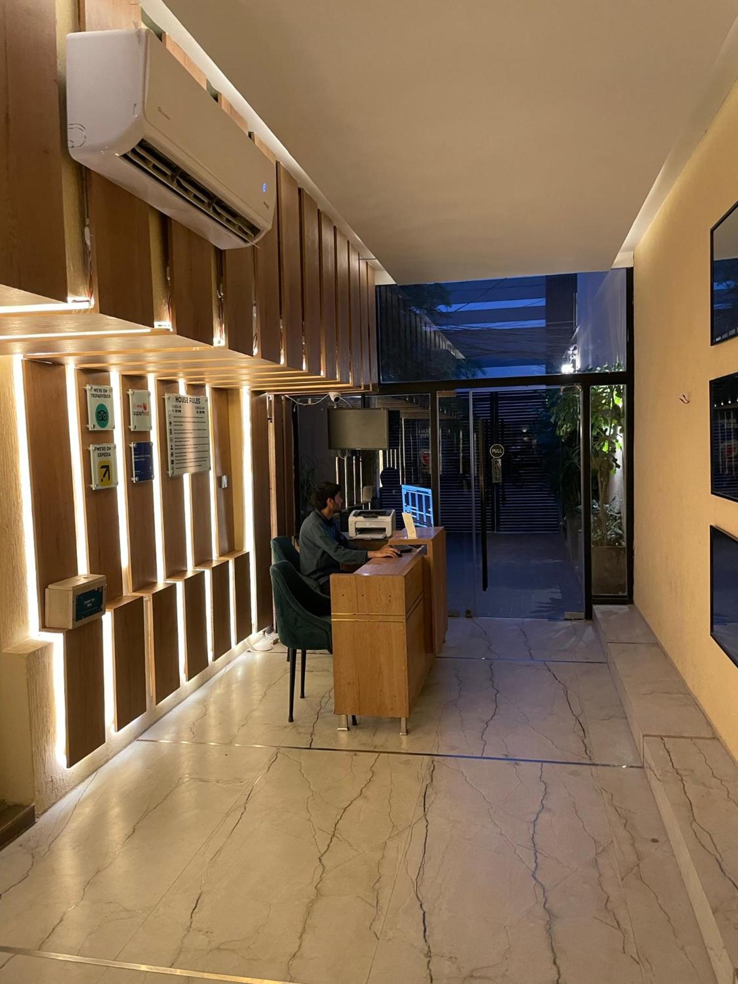 Hamsun Shahrah-E-Faisal Hotel Karachi Luaran gambar